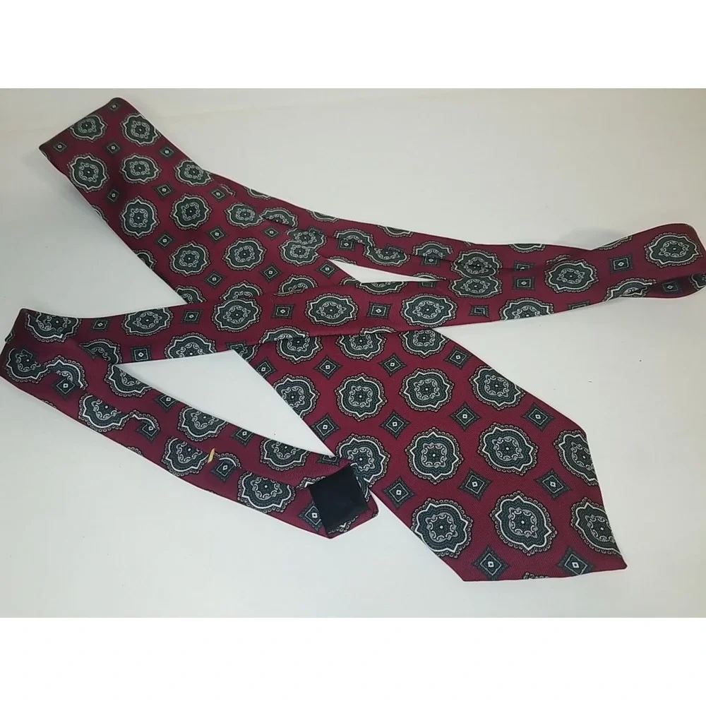 Allyn St. George Mens Geometric‎ Polyester Neck Tie Burgundy Red 57x3.5
